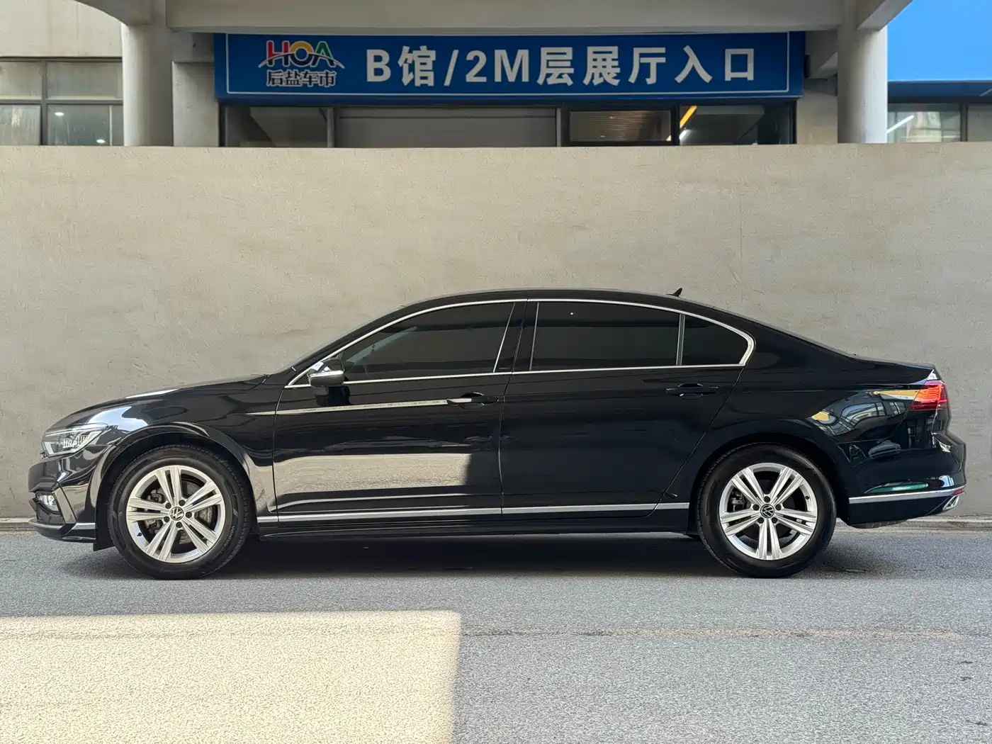 Volkswagen Magotan 2023 2 Million Units Commemorative Edition 280TSI DSG Comfort фото 3