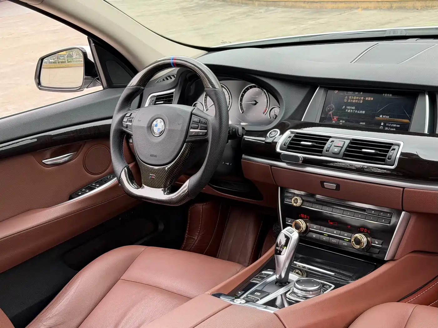 BMW 5 Series GT 2015 528i Leading фото 9