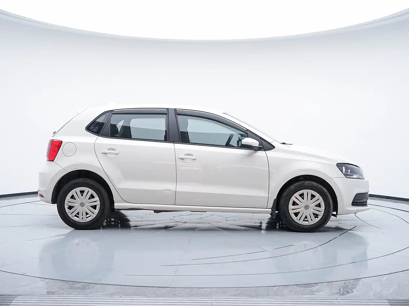 Volkswagen Polo 2016 1.4L Manual Trend фото 4