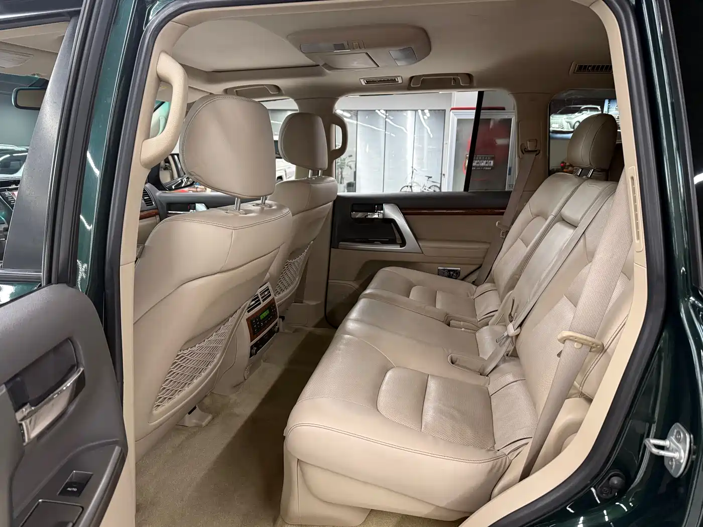 Toyota Land Cruiser 2012 4.6L Automatic VX-R фото 8
