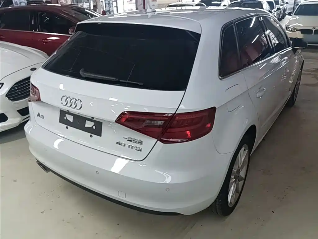 Audi A3 2015 Sportback 40 TFSI Automatic Comfort фото 7