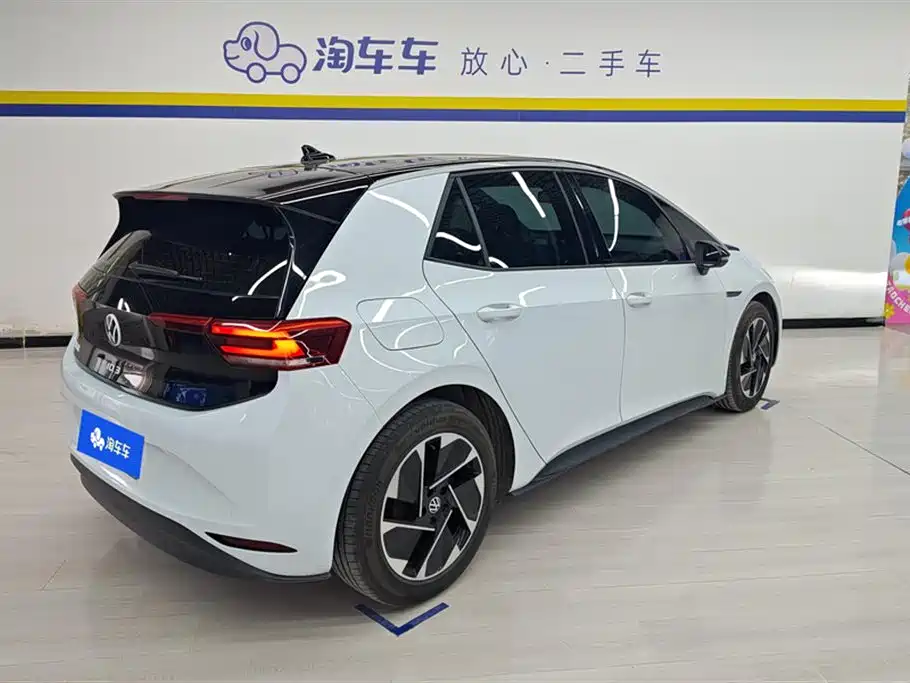 Volkswagen ID.3 2023 Upgraded Pure Intelligence Edition фото 3