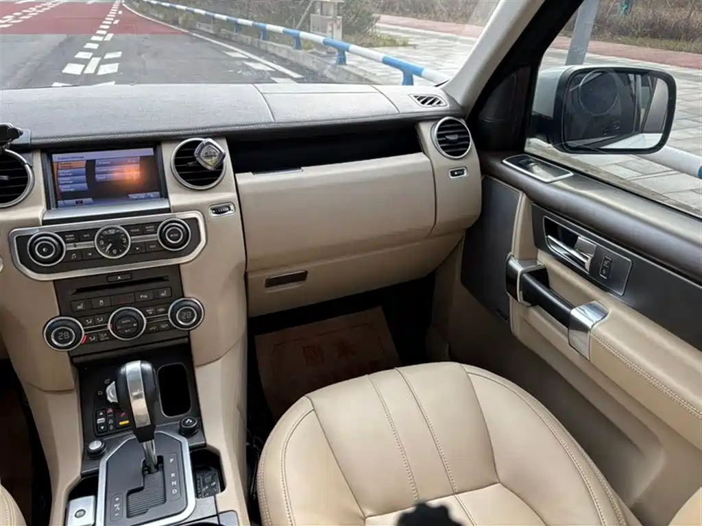 Land Rover Discovery 2011 3.0 SDV6 HSE Diesel фото 13