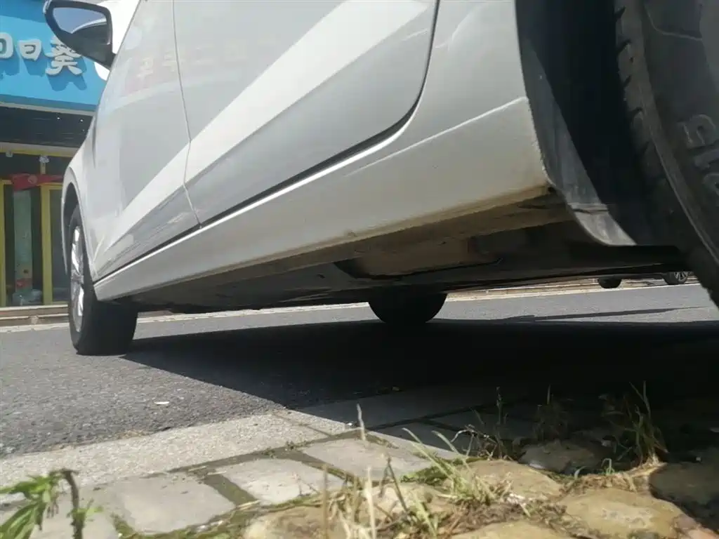 Volkswagen Polo 2019 Plus 1.5L Automatic Colorful Tech Edition фото 22