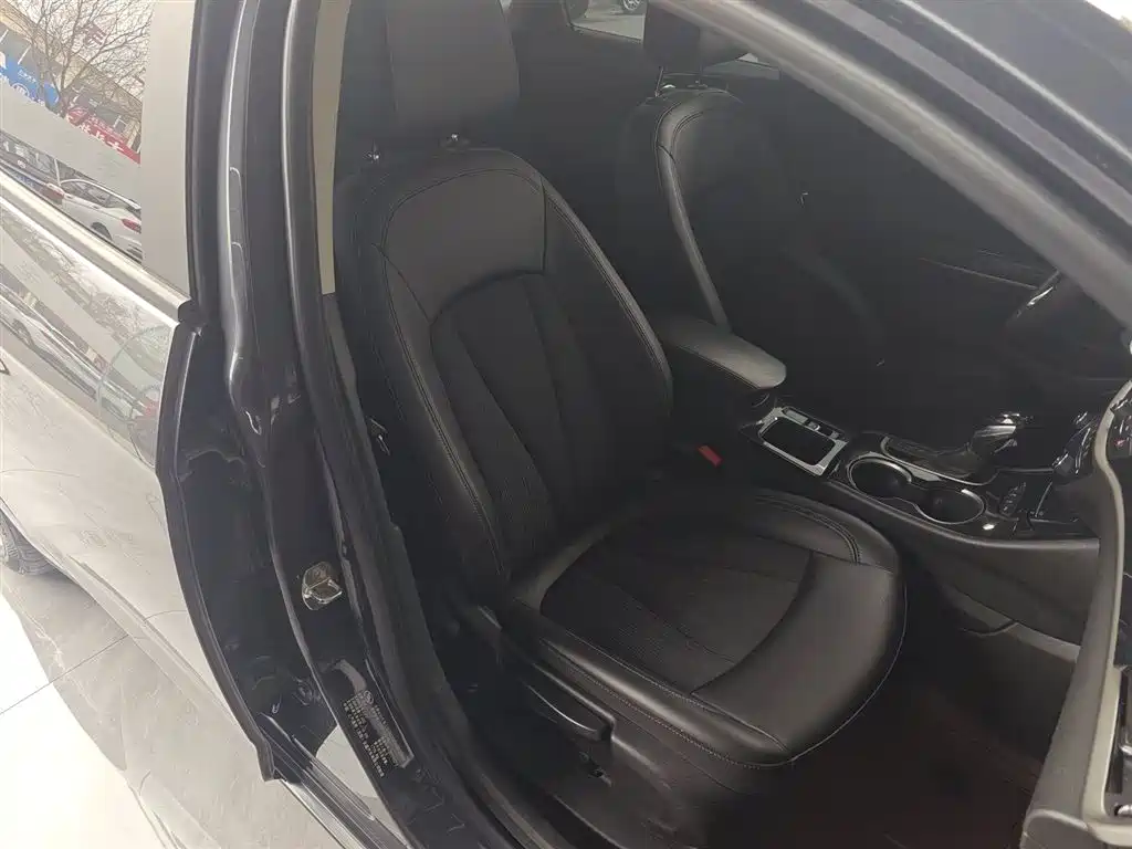 Buick Verano 2017 Sedan 20T DCT Leading фото 25