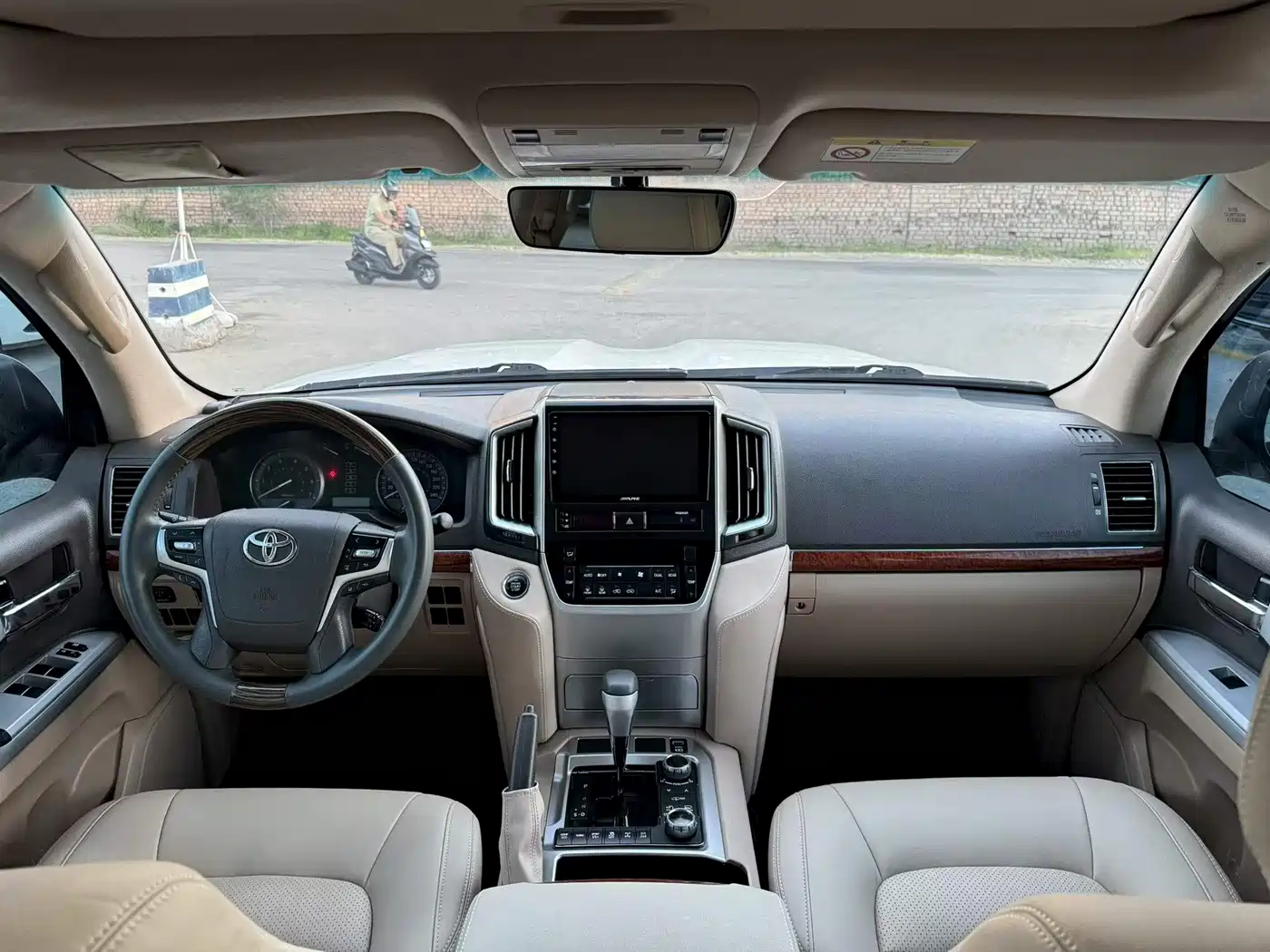Toyota Land Cruiser 2012 4.0L Automatic VX фото 5