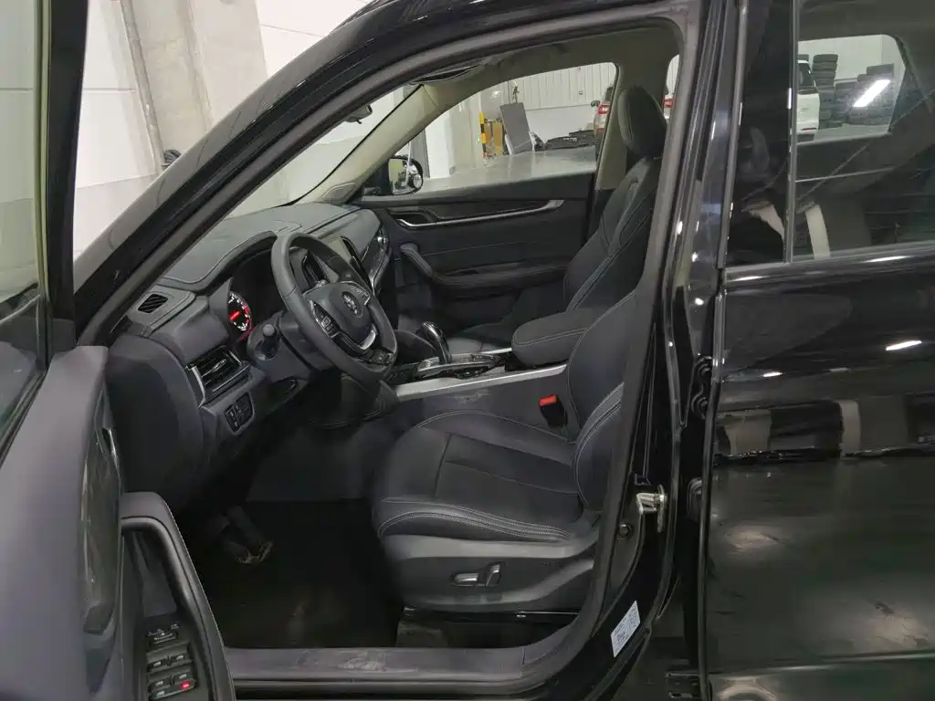 Zhonghua V7 2019 2019 Sport 300T Automatic Luxury