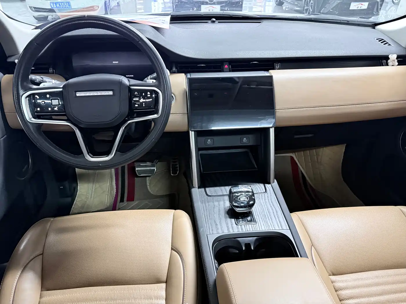 Land Rover Discovery Sport 2023 249PS R-Dynamic S Performance Version фото 12