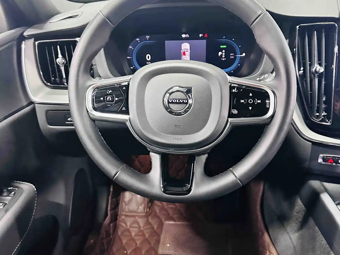 VOLVO XC60 PLUG IN HYBRID