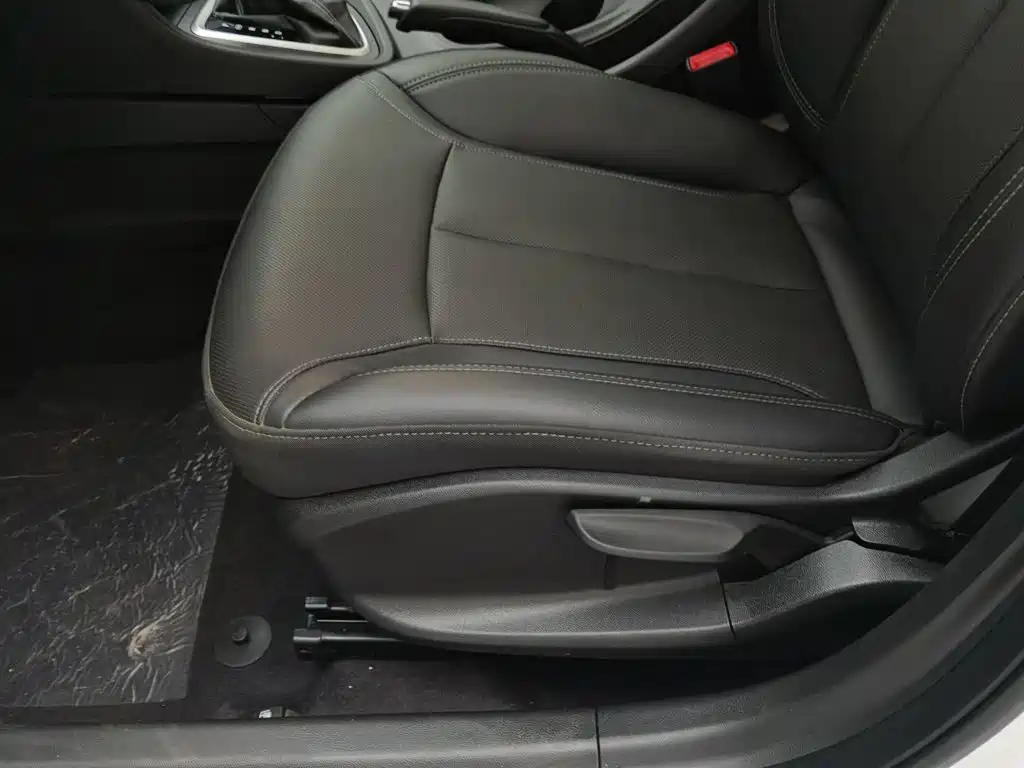 Фото 20 - Buick Excelle