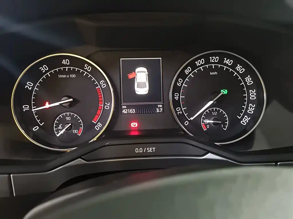 Škoda Superb 2016 TSI280 DSG Pioneer Edition фото 8