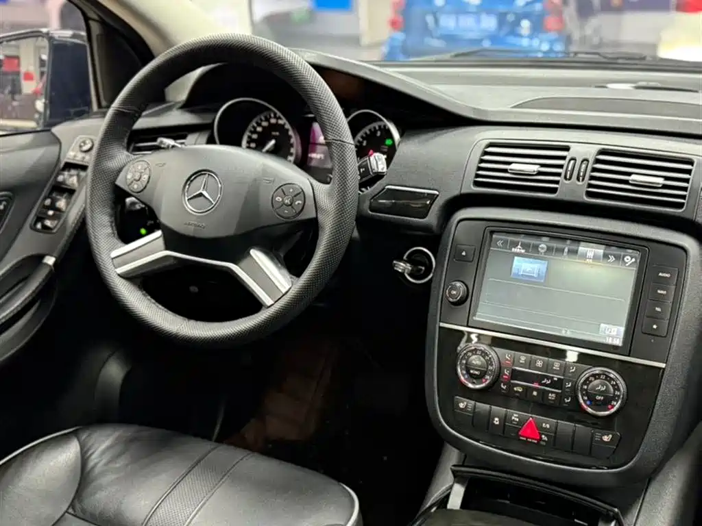 Mercedes-Benz R-Class 2015 R 320 4MATIC Luxury фото 6