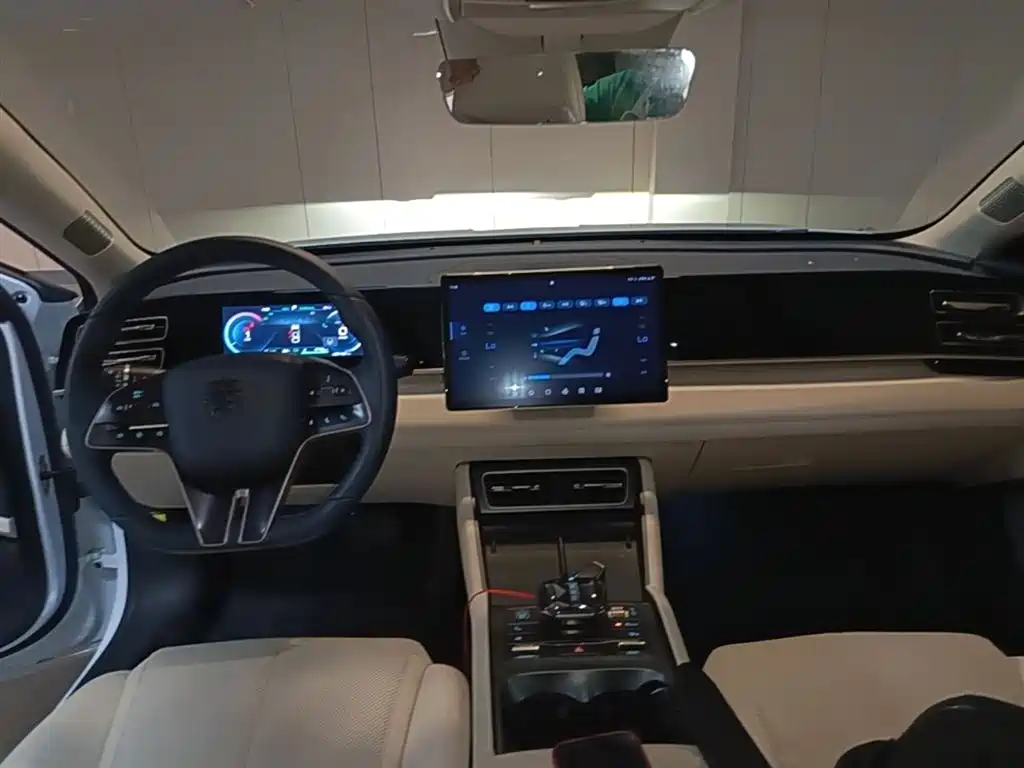 BYD Qin L 2024 DM-i 120KM Superior Edition фото 10