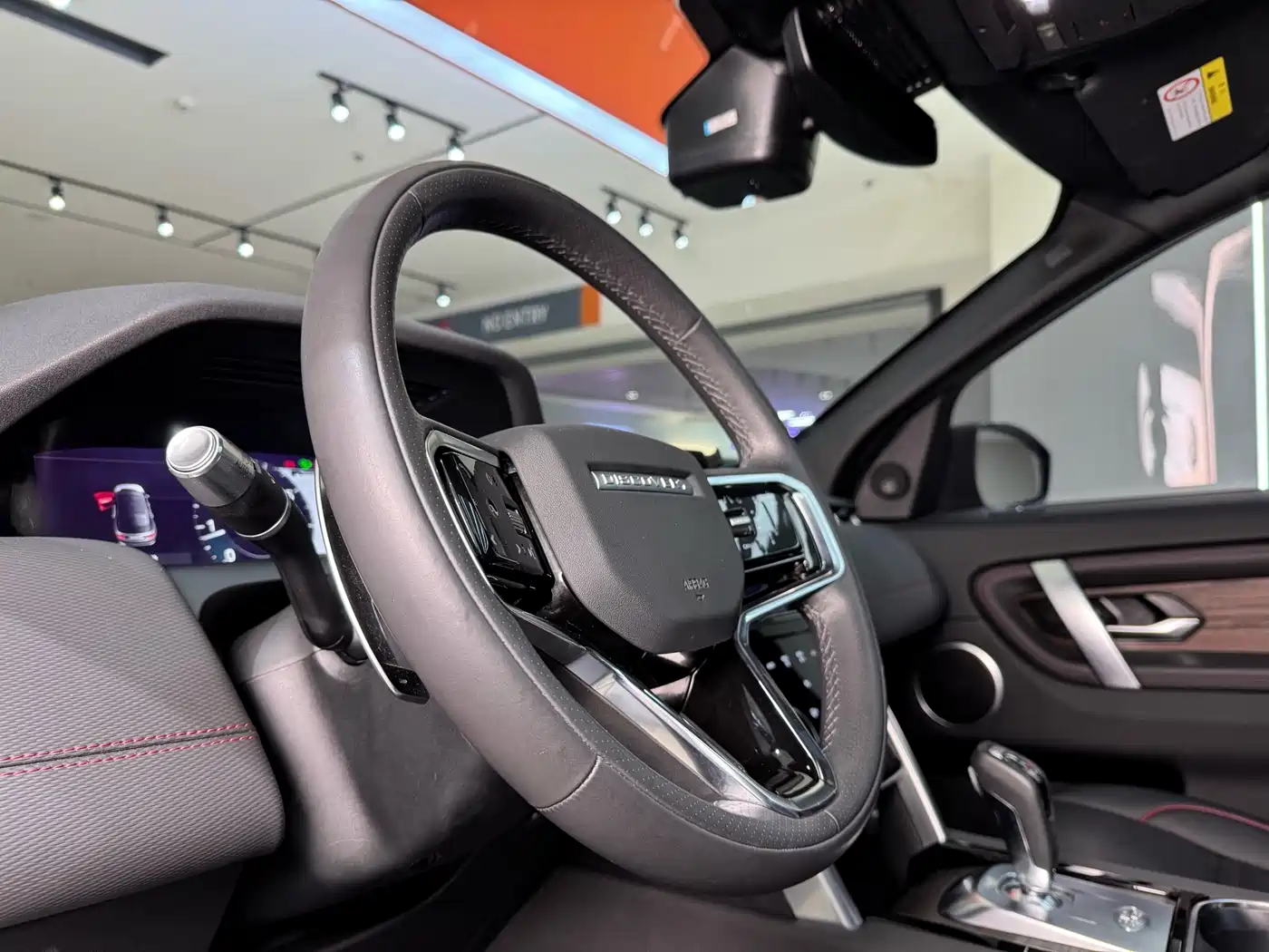 Land Rover Discovery Sport 2022 Model 249PS R-Dynamic S Performance Edition 5-Seater фото 17