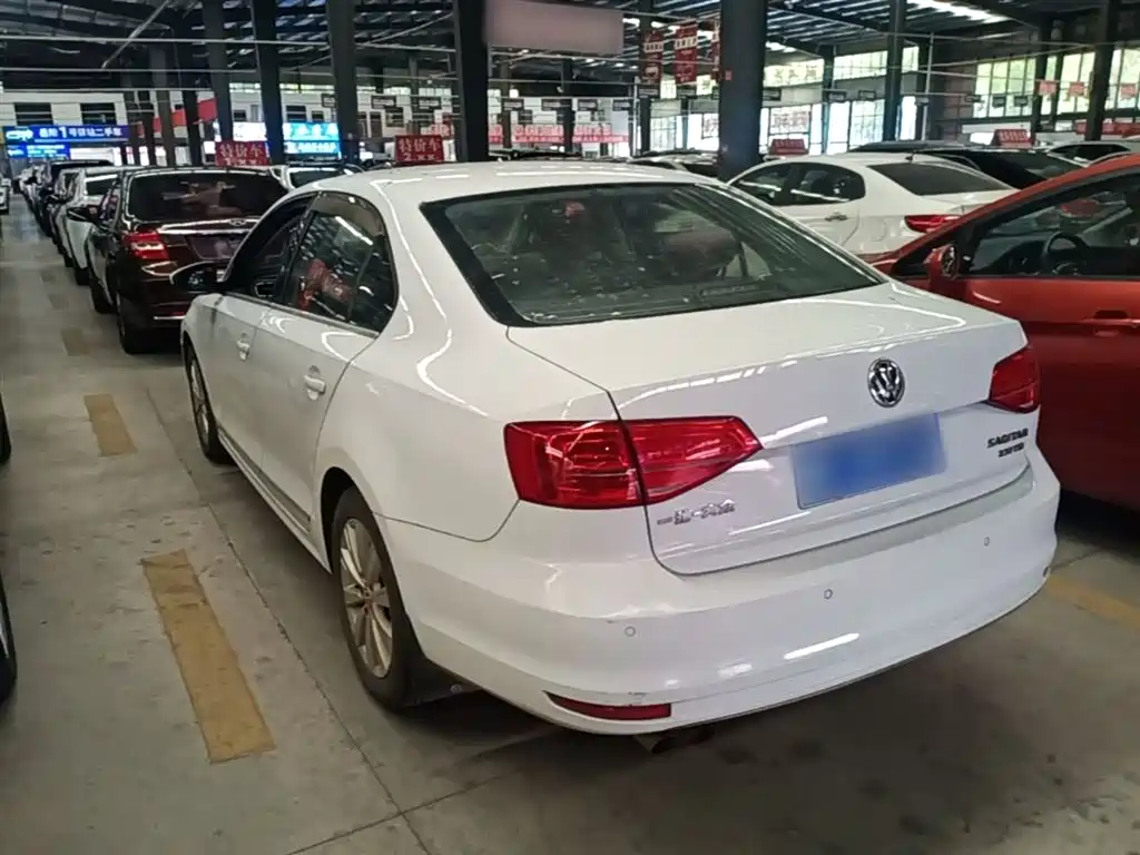 Volkswagen Sagitar 2016 230TSI 25th Anniversary Edition фото 5