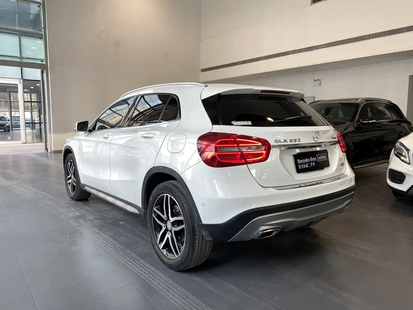 Mercedes-Benz GLA 2016 GLA 220 4MATIC Fashion фото 15
