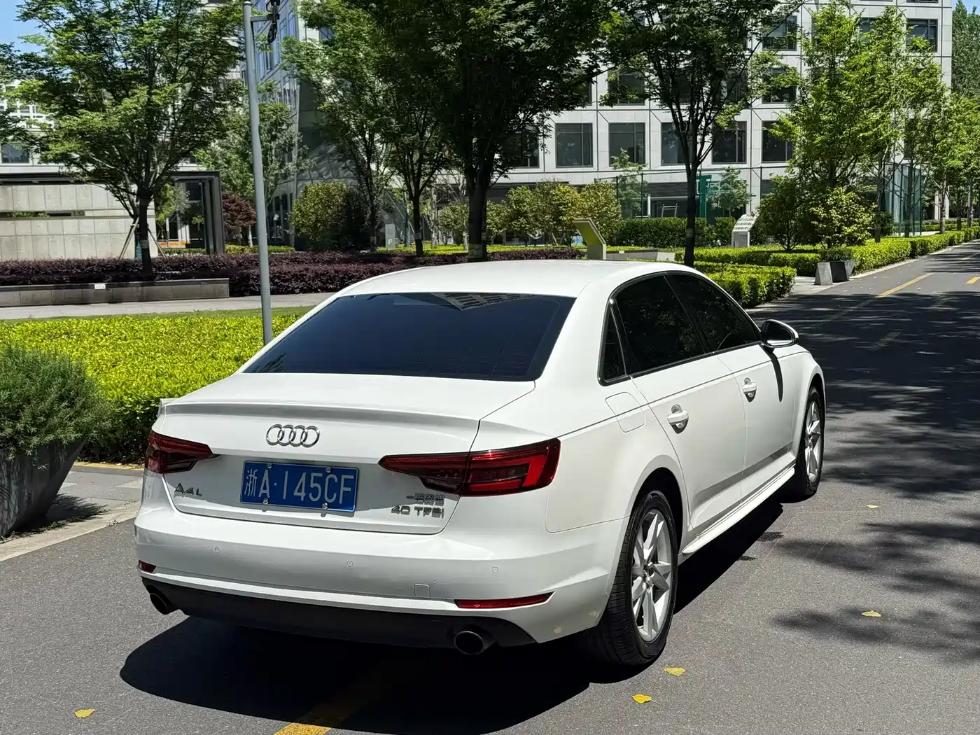 Audi A4L 2017 Plus 40 TFSI Progressive фото 9