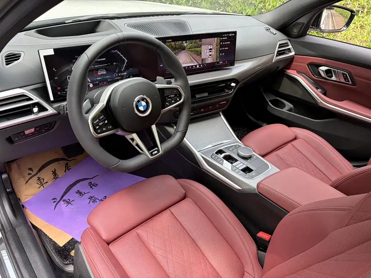 BMW 3 Series 2025 330i M Sport Night Edition фото 8