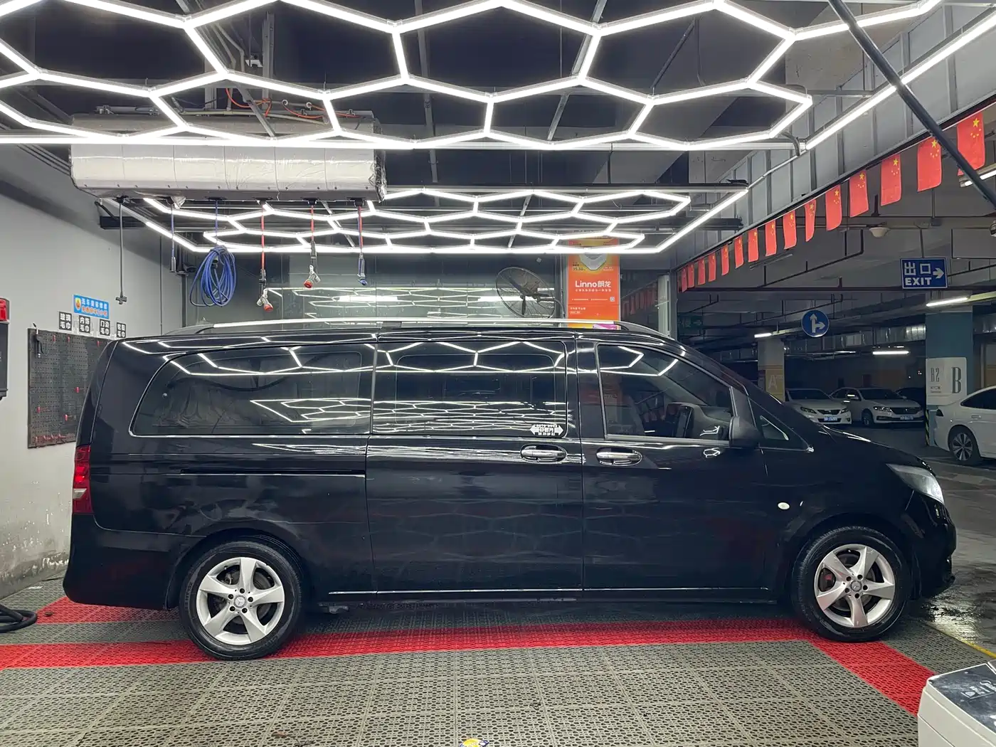 Mercedes-Benz Vito 2016 2.0T Elite Edition фото 7