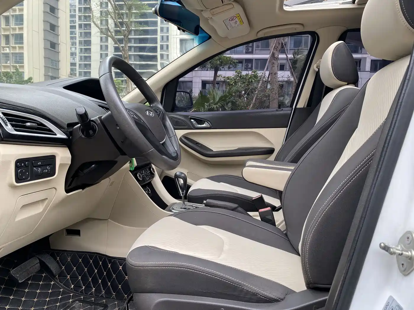 Chery Arrizo M7 2017 2015 2.0L CVT Deluxe Edition 223-seat