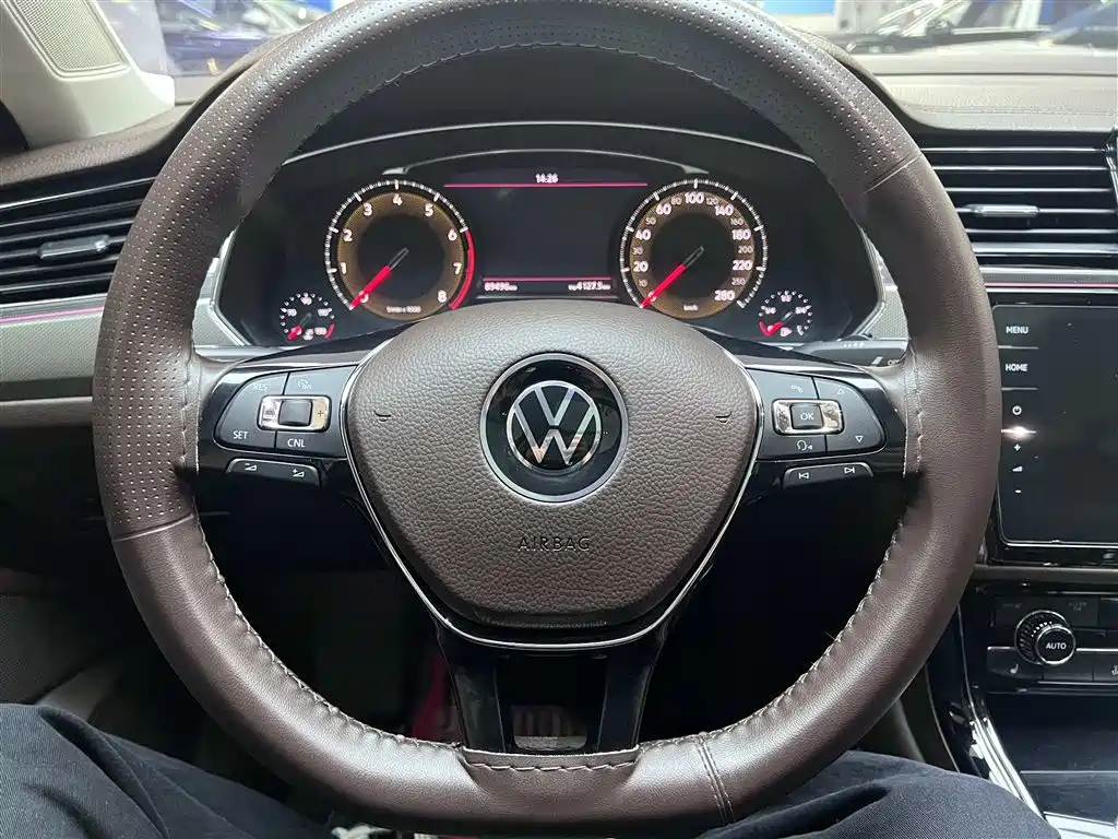 Volkswagen Phideon 2021 380TSI Luxury Edition фото 21