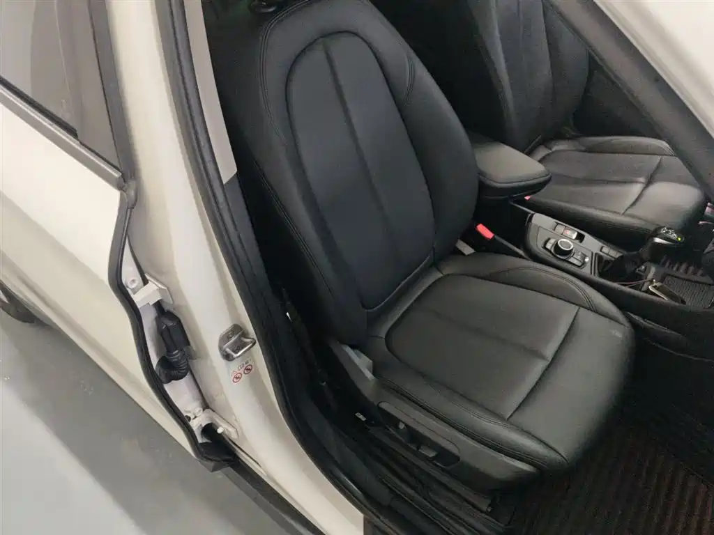 BMW X1 2018 sDrive18Li Fashion Model фото 25
