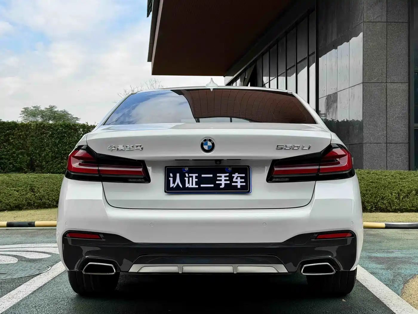 BMW 5 Series 2023 530Li Leading M Sport Package фото 3