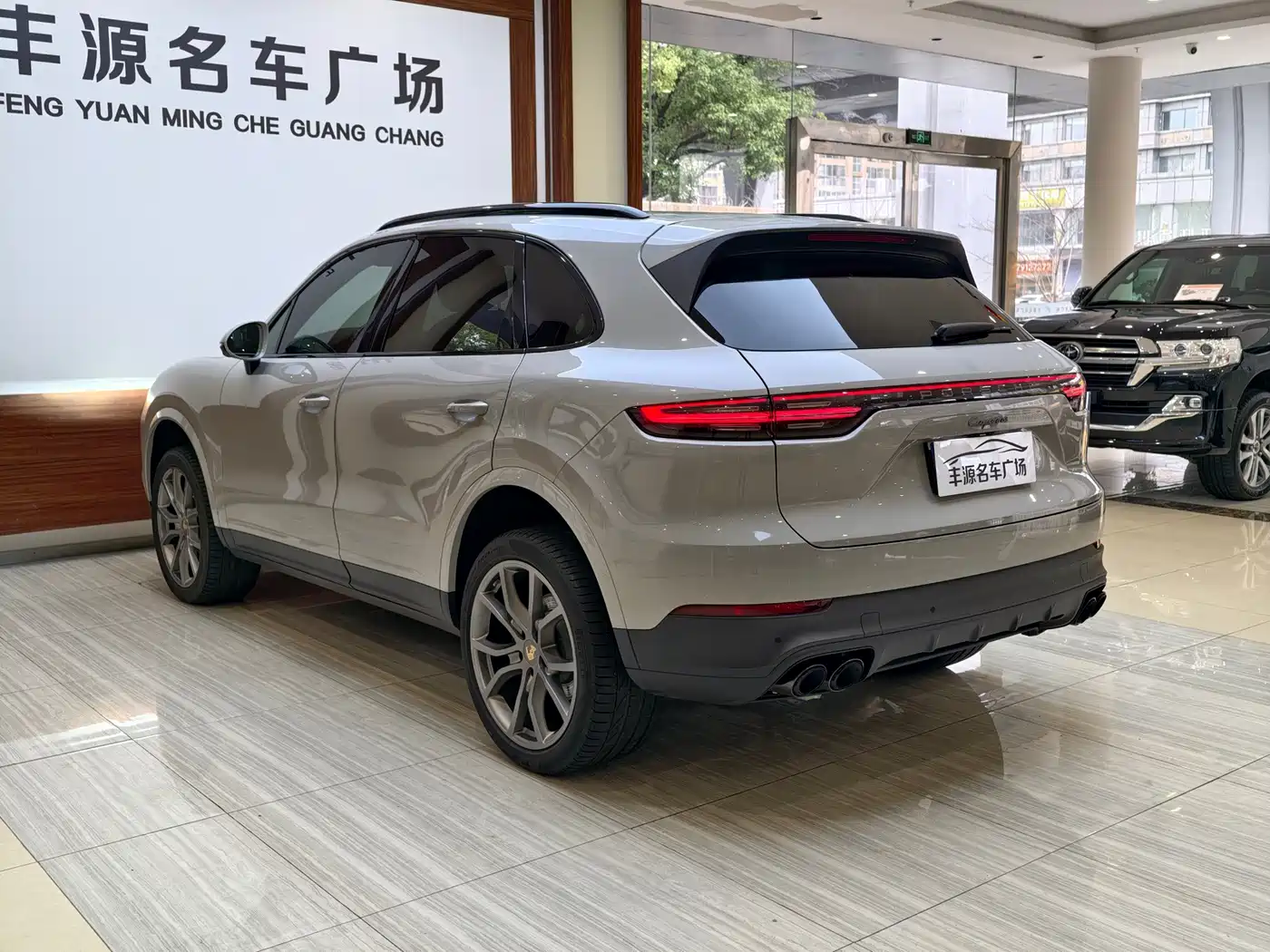 Porsche Cayenne 2023 Cayenne 3.0T Platinum Edition фото 30