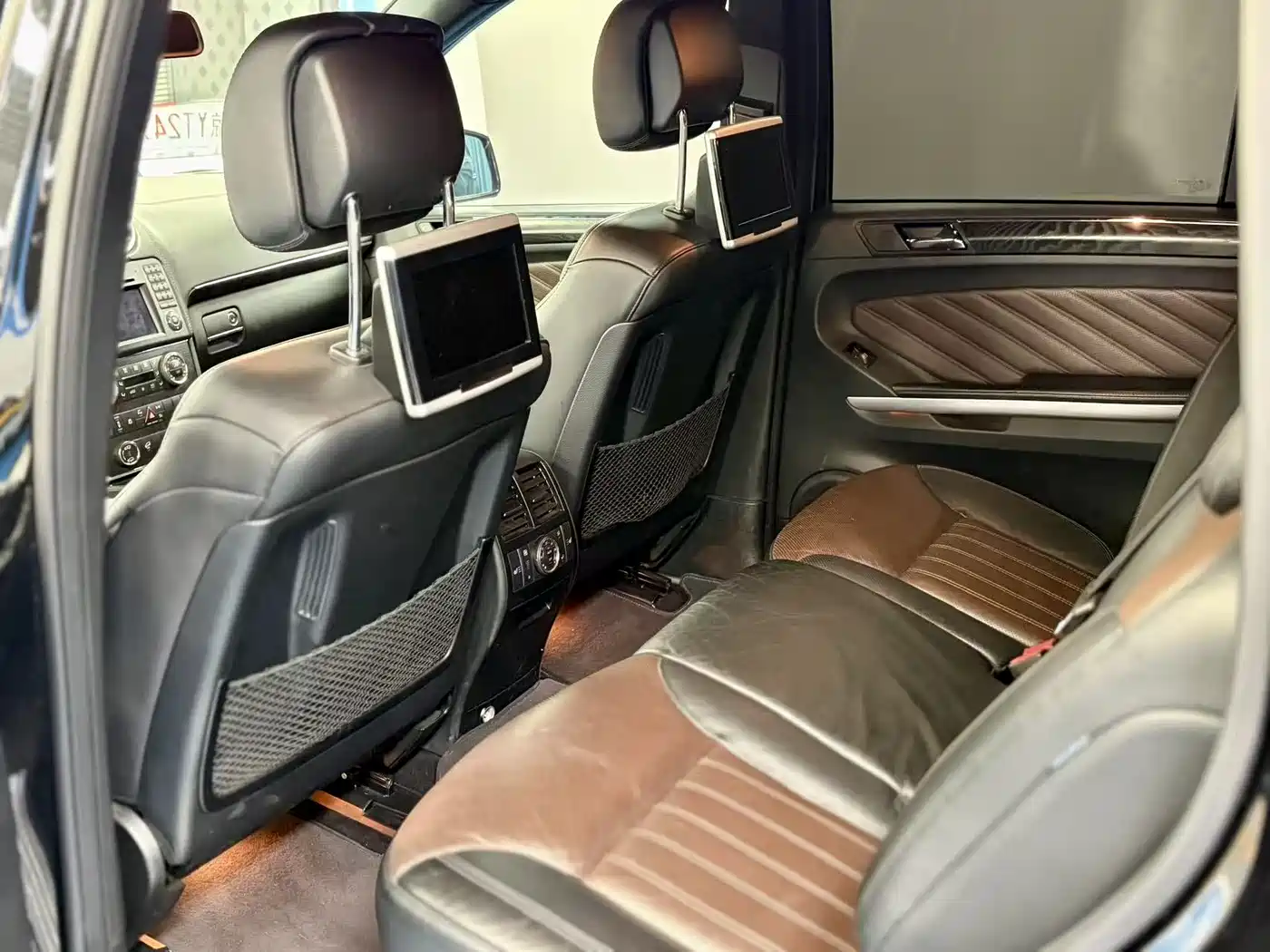 Mercedes-Benz GL-Class 2011 GL 450 Prestige Grand Edition фото 9