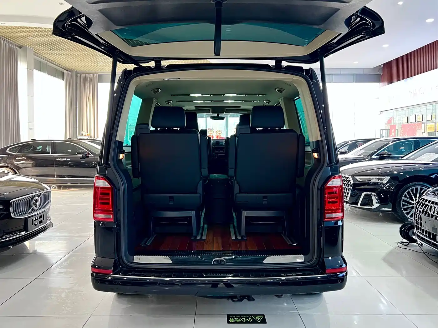 Volkswagen Multivan 2016 2.0TSI 4WD Prestige 7-Seater фото 26
