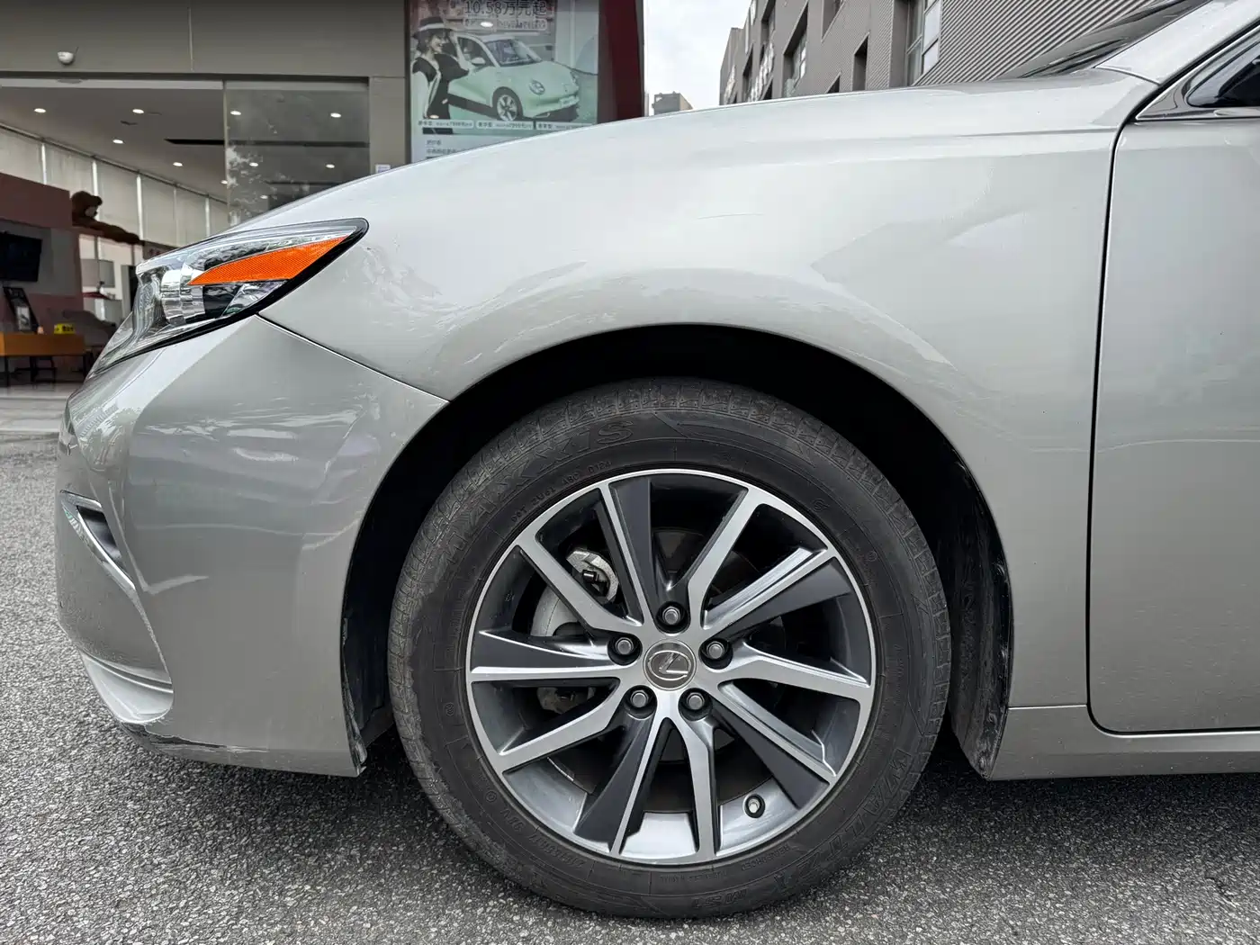 Lexus ES 2015 300h Comfort Edition фото 15