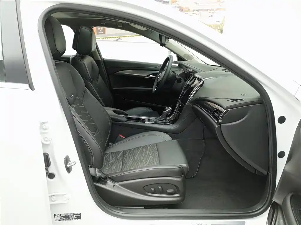 Cadillac ATS-L 2017 28T Technology фото 23