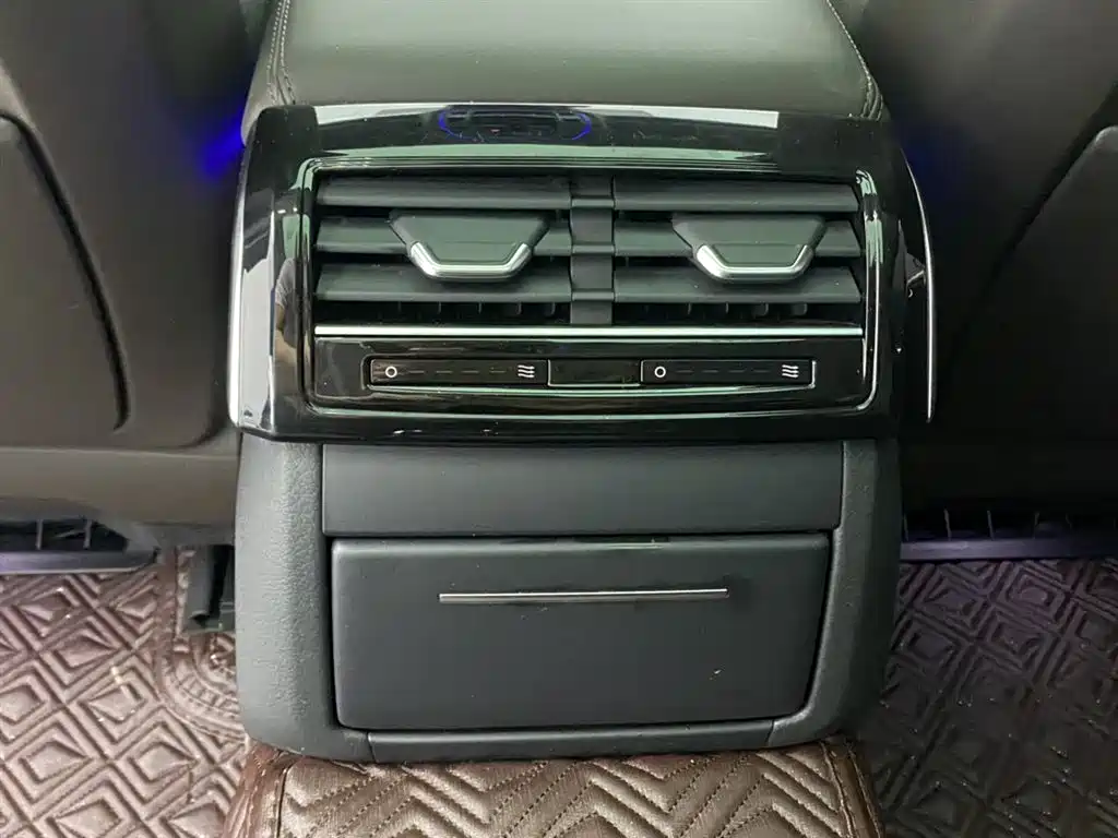 Audi A8 2022 A8L 50 TFSI quattro Comfort Collector's Edition фото 24