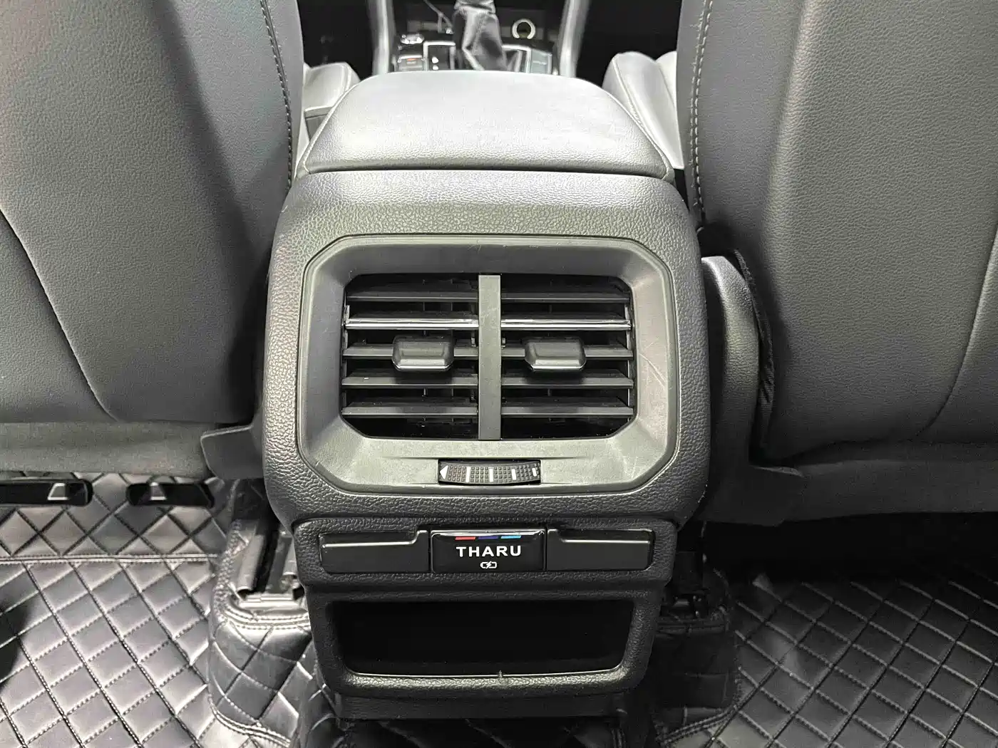 Volkswagen Tharu 2022 280TSI FWD Luxury Edition фото 12
