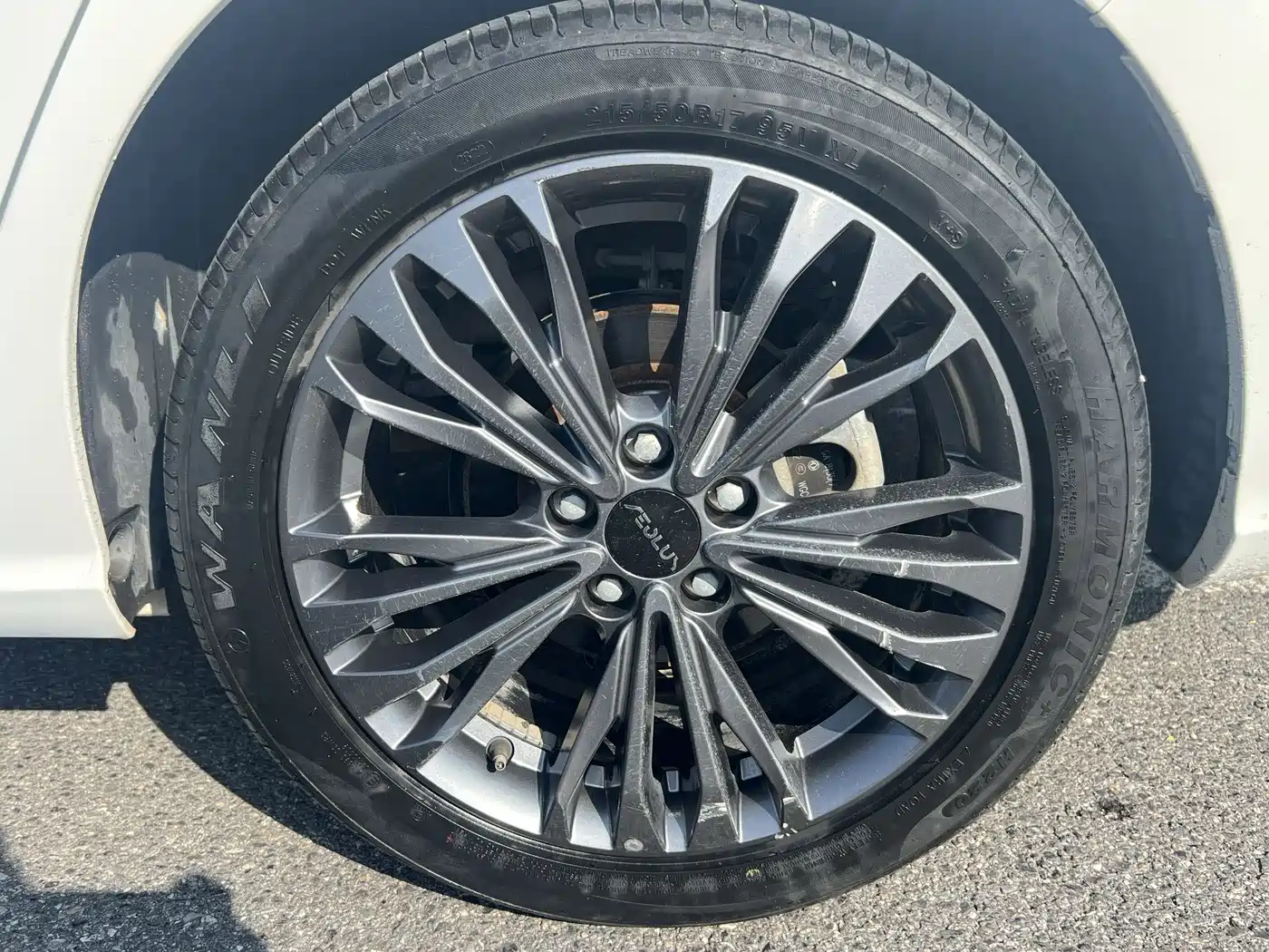 DONGFENG YI HYUN MAX