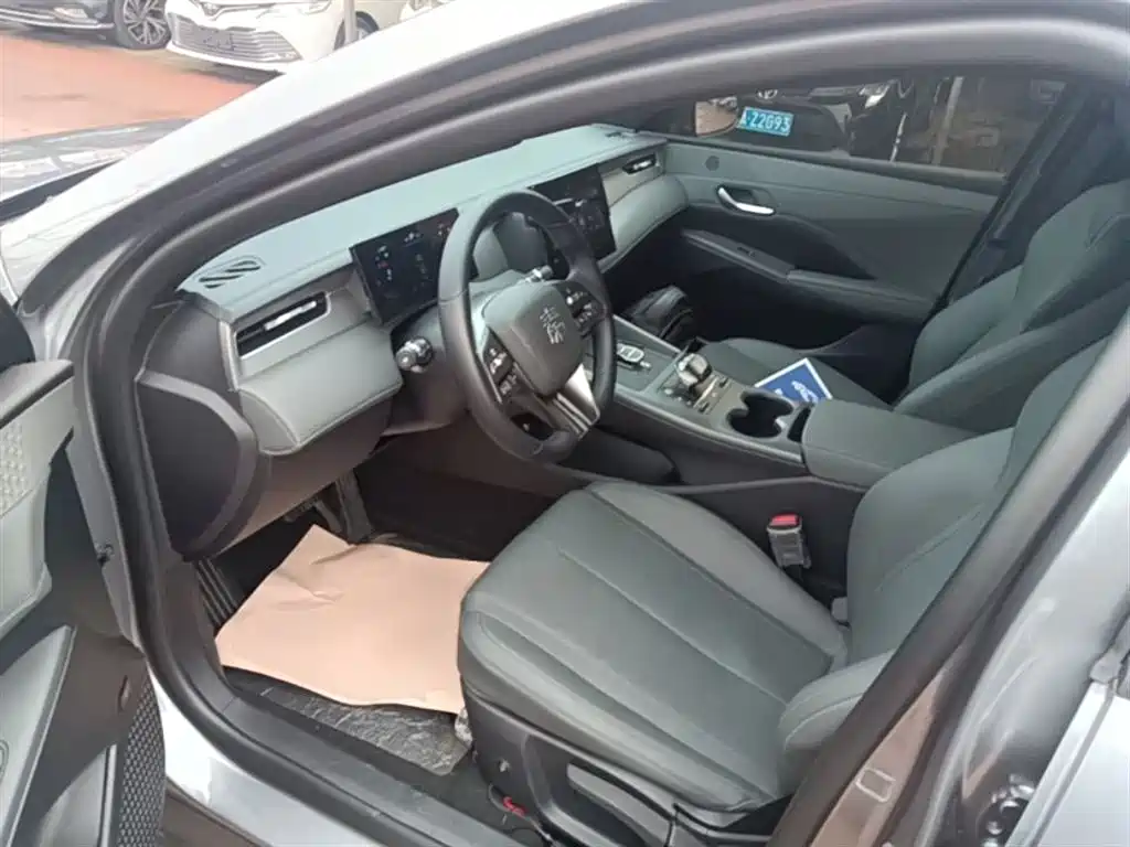 BYD Qin PLUS 2025 DM-i Smart Drive 55KM Leader фото 15