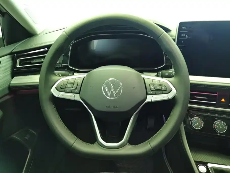 Volkswagen Sagitar 2023 300TSI DSG Surpassing Edition фото 15