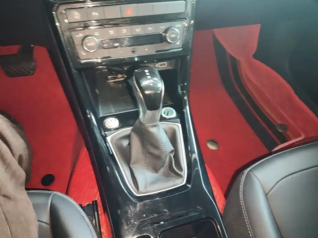 Volkswagen Tharu 2025 New Edge 300TSI Enjoyment Edition фото 14