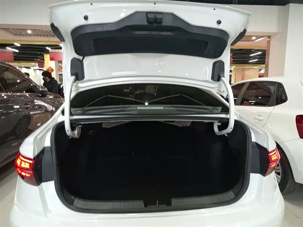 Volkswagen Sagitar 2022 280TSI DSG Soaring Edition фото 12