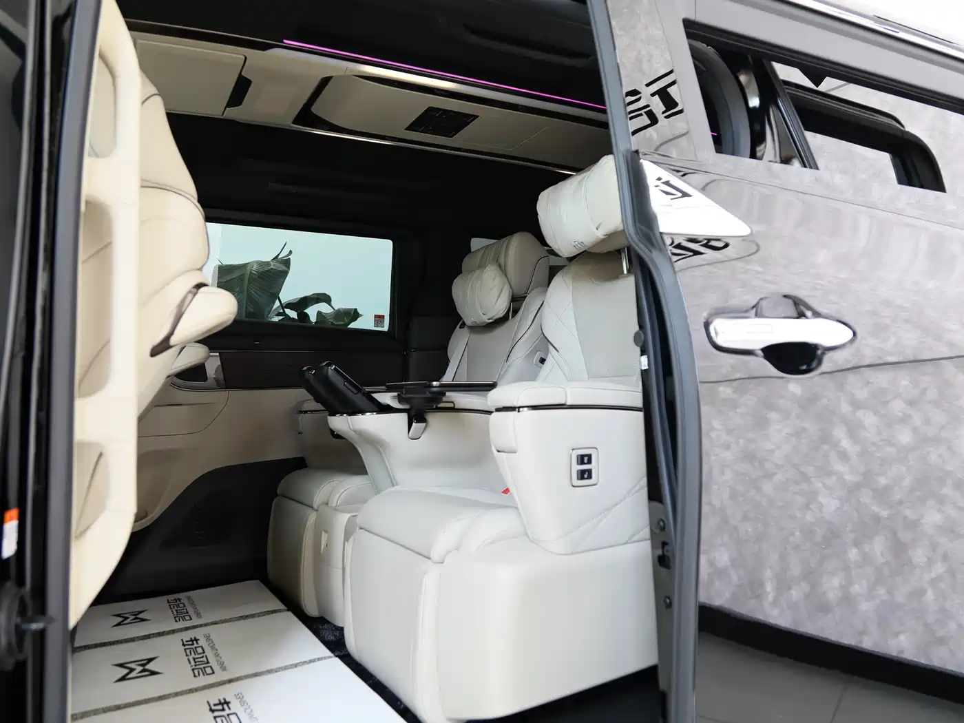 Toyota Vellfire 2024 Crown Hybrid 2.5L Executive Premium Edition фото 26