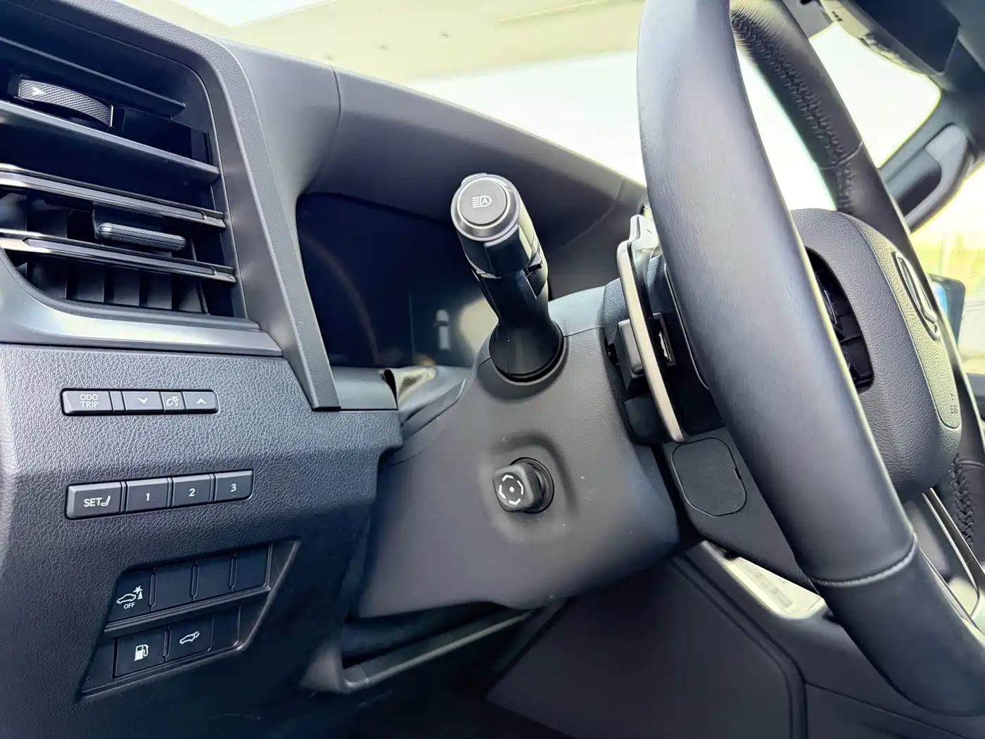 Lexus GX 2024 OVERTRAIL Summit Edition фото 18