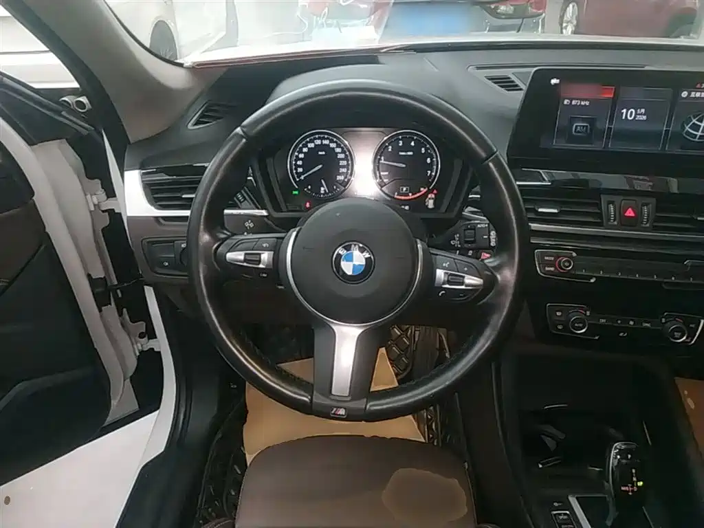 BMW X1 2022 sDrive25Li Leading фото 11