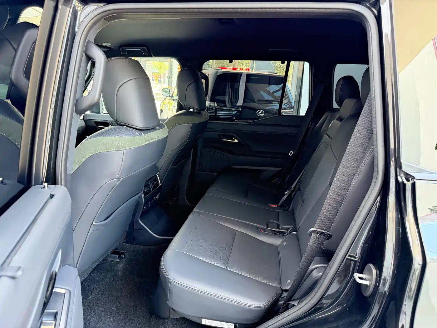 Lexus GX 2024 OVERTRAIL Summit Edition фото 5