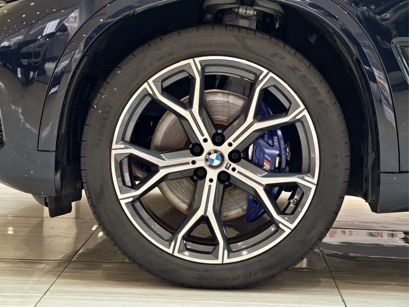 BMW X5 (Import) 2021 xDrive40i Exclusive M Sport Package фото 23