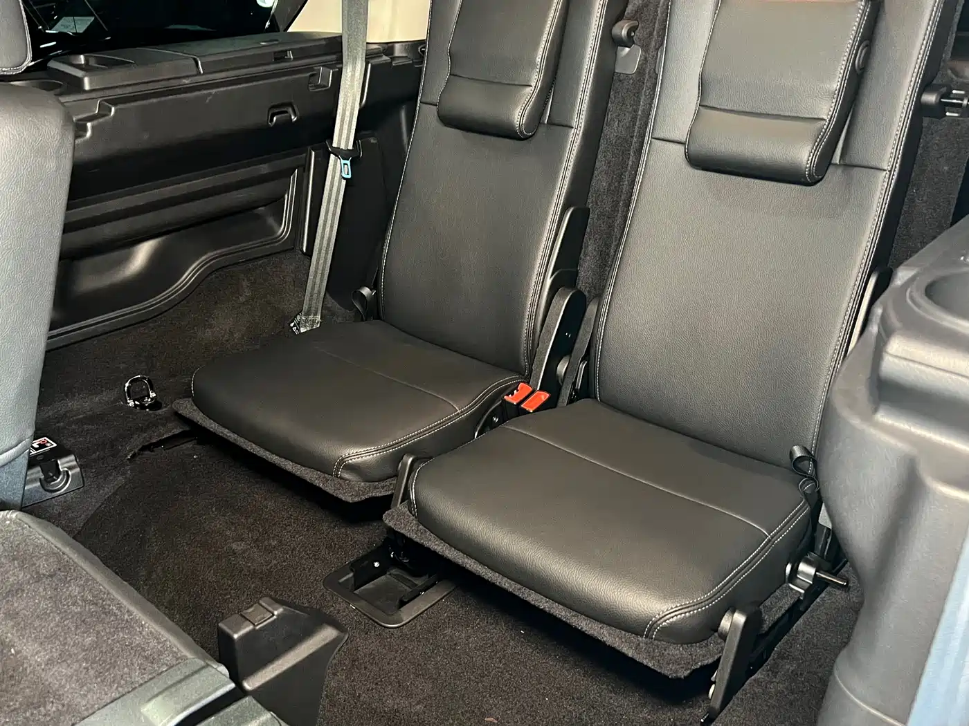 Land Rover Discovery 2016 3.0 SC Gloss Black Collector's Edition HSE фото 27