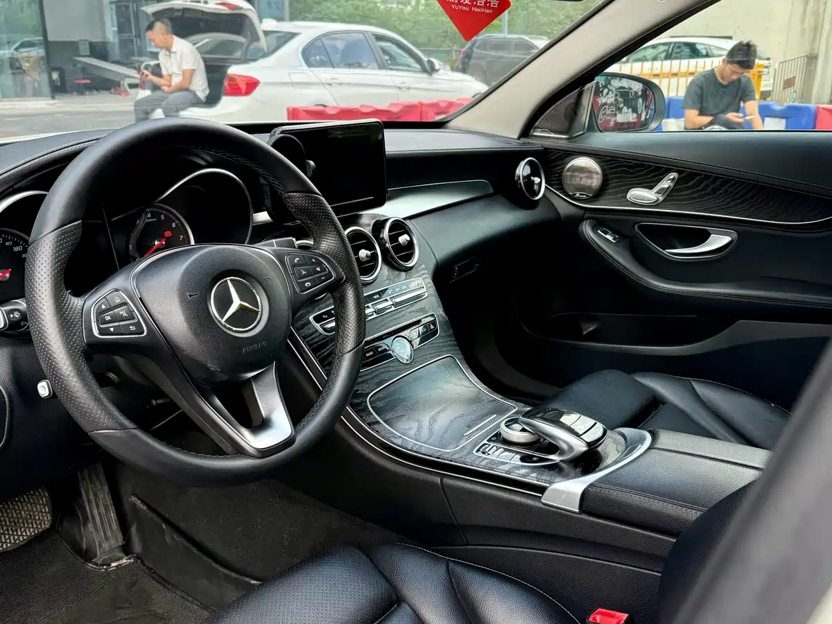 Mercedes-Benz C-Class 2016 C 180 L Sport фото 5
