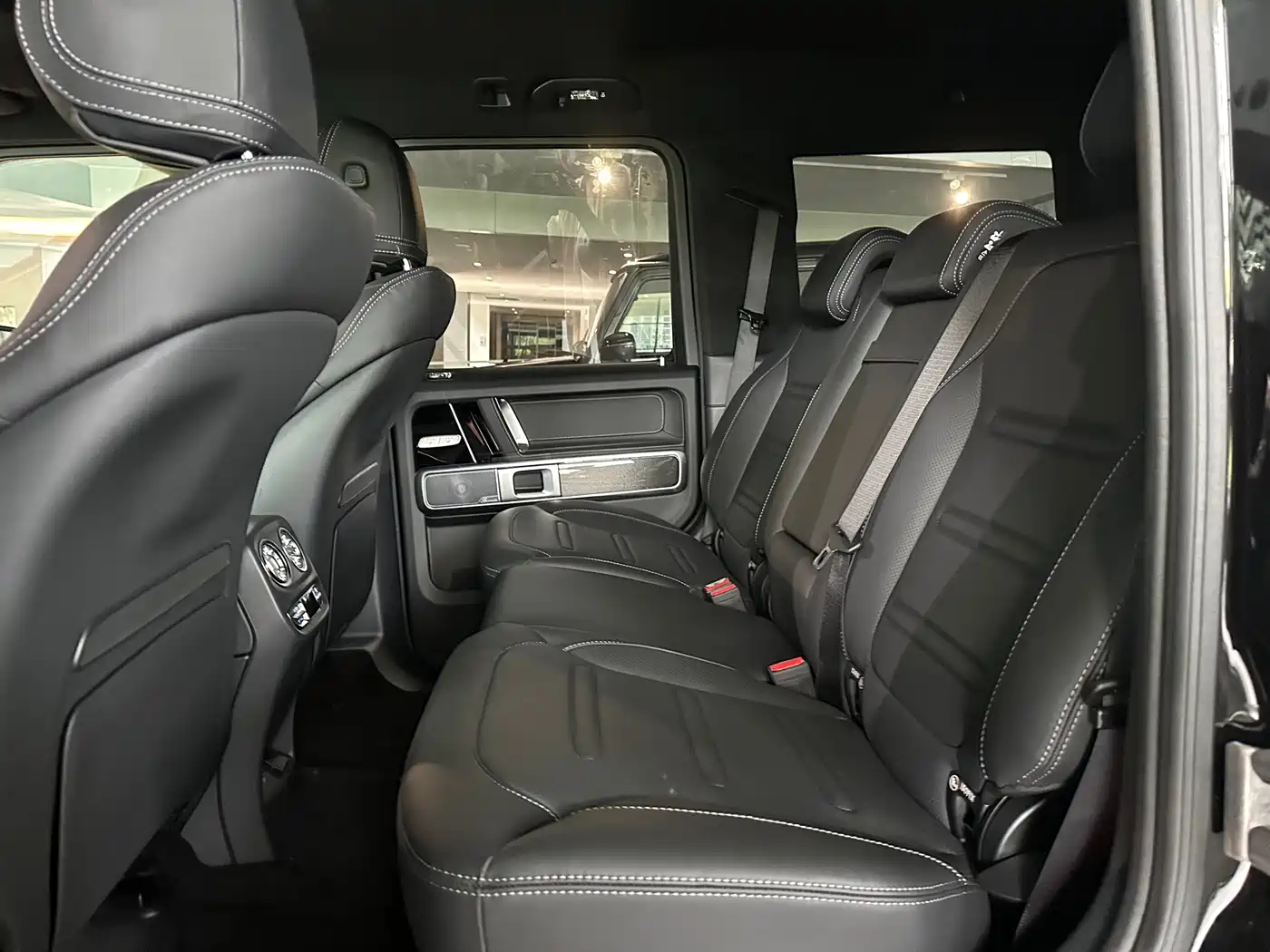 Mercedes-Benz G-Class 2026 Model G 500 фото 11