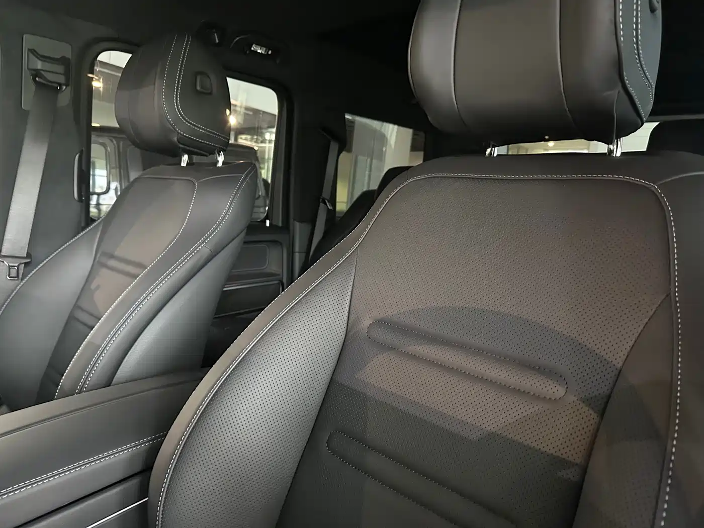 Mercedes-Benz G-Class 2026 Model G 500 фото 18