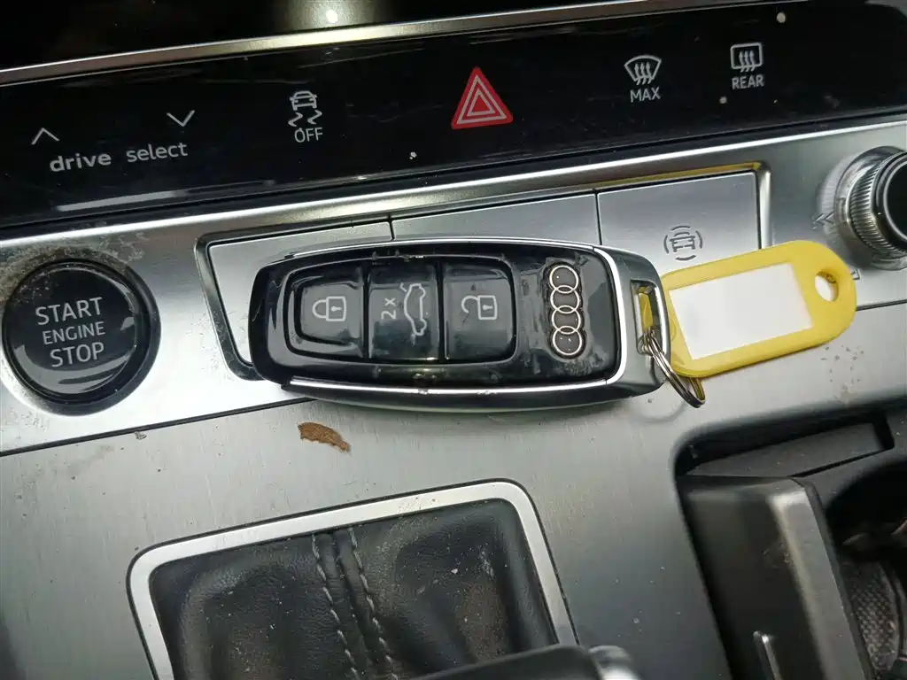 Audi A7L 2024 45 TFSI Luxury фото 9