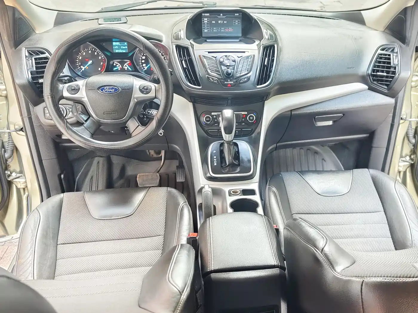 Photo 8 - Ford Kuga